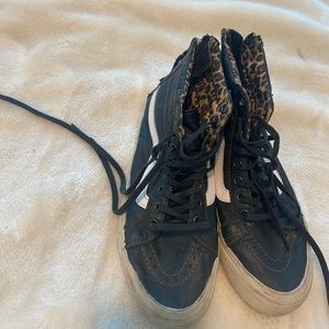 High top black vans size 6 zip up